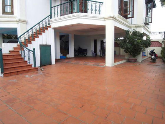 A large villa with 5 bedrooms, swimming pool and play ground for rent in Tay Ho