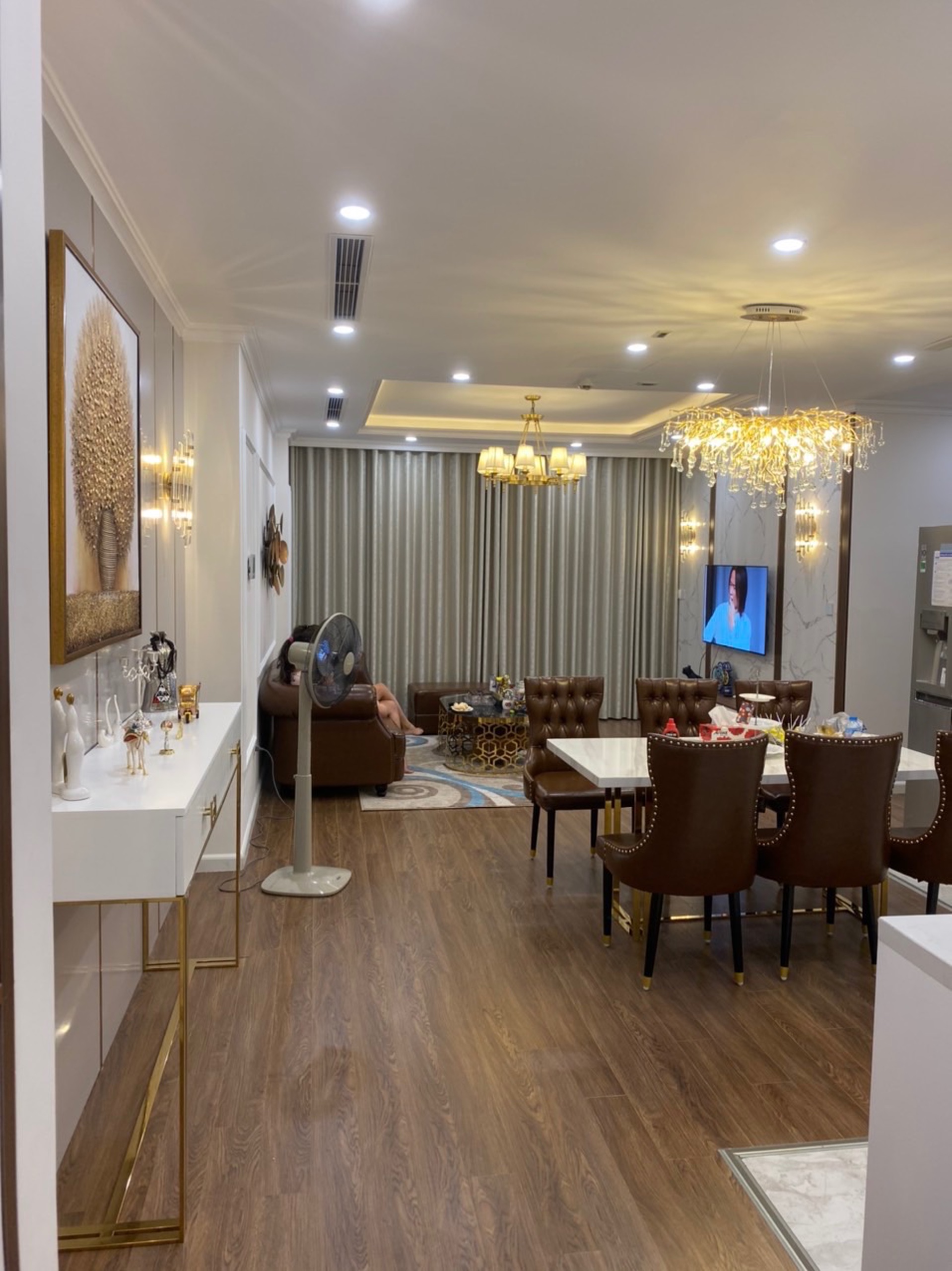 Apartment for rent has an area of 114 sqm in Sunshine Riverside, view Red river and Nhat Tan bridge.