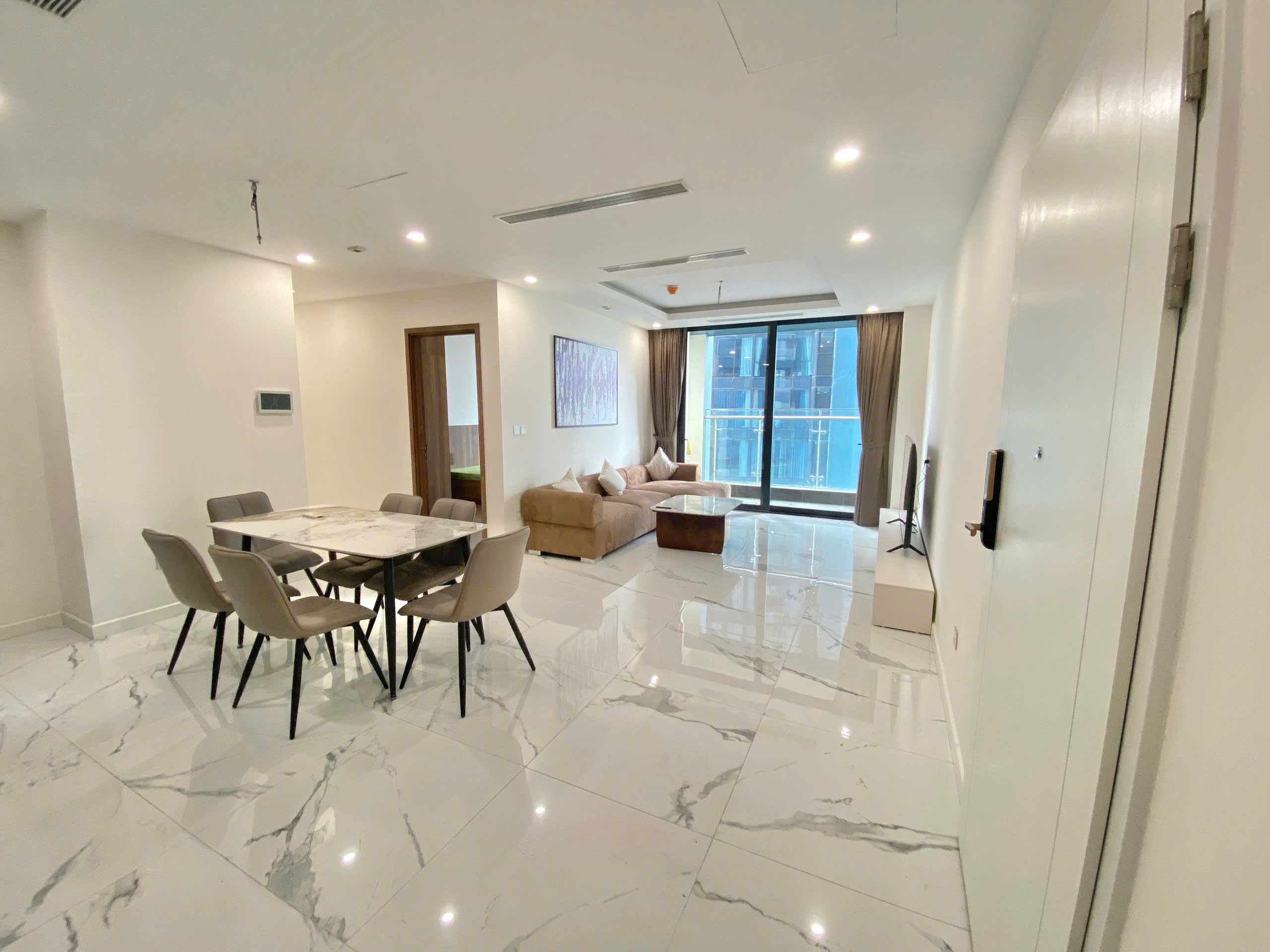 Apartment for rent in S3 Sunshine City building