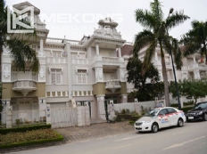 Charming villa with 4 bedrooms and modern furniture in T block, Ciputra Hanoi