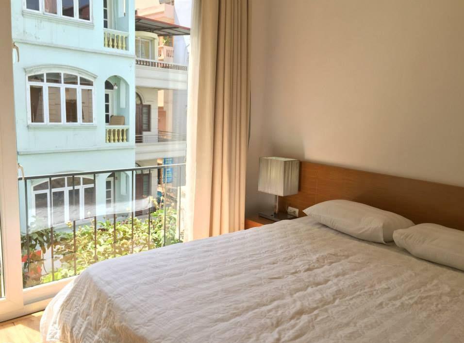 Full furniture serviced apartment with one bedroom for rent in Linh Lang street, Ba Dinh district, Hanoi