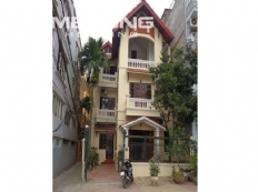 Good quality house for rent in Au Co street