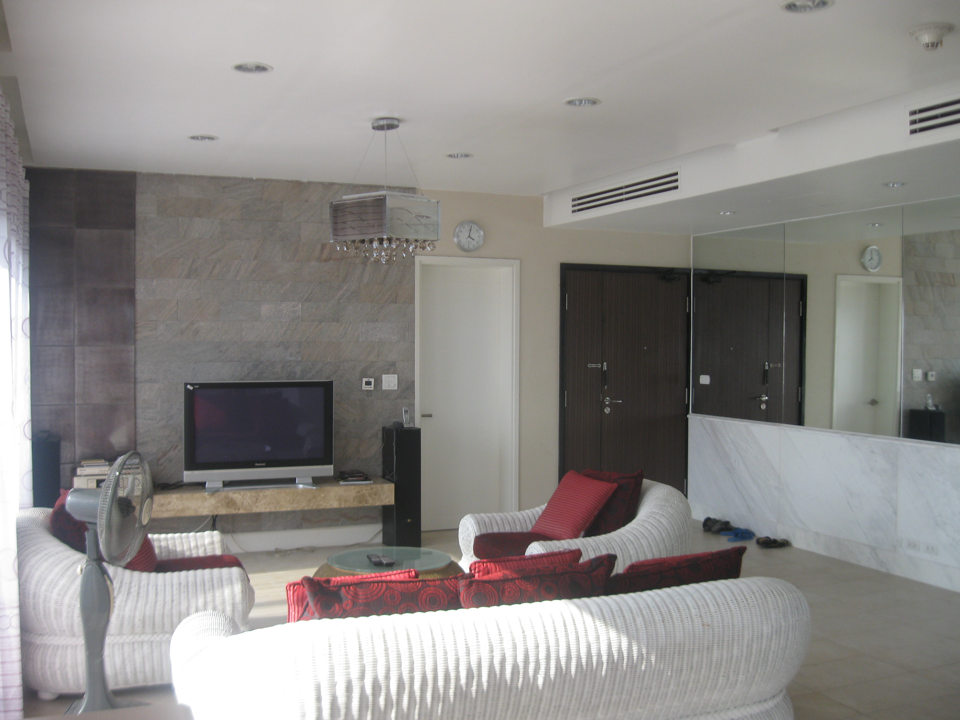 Lake View Apartment For Rent in Golden Westlake