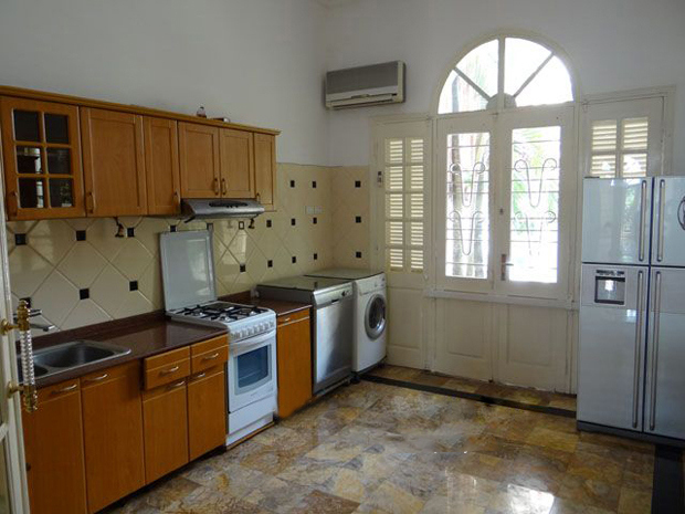 Nice lakeview villa with 5 bedrooms for rent in Tay Ho, Hanoi