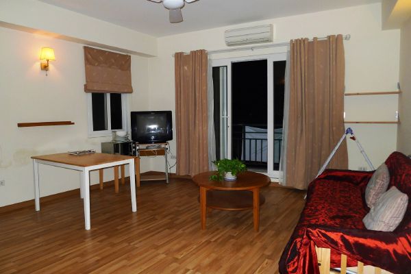 Serviced apartment with 1 bedroom for rent in Hoang Hoa Tham street, Ba Dinh, Hanoi