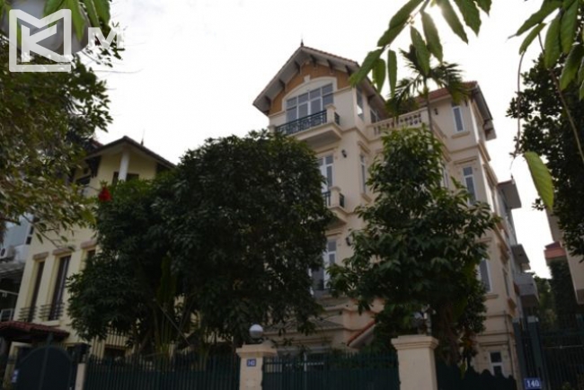 Unique villa with swimming pool in Nghi Tam